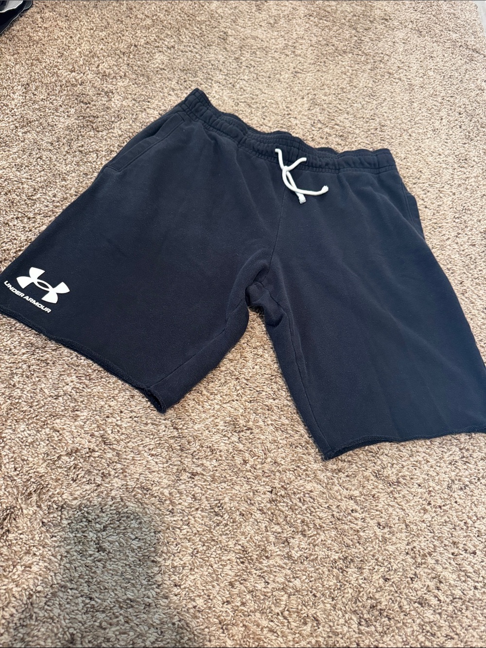 Under Armour Men’s Medium Black Fleece Shorts Cotton Blend Drawstring